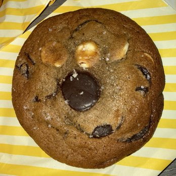 Hani's Bakery - Chocolate chip cookie - Bakeries Near Me - New York, New York Hani's Bakery - Chocolate chip cookie - Bakeries Near Me - New York, New York