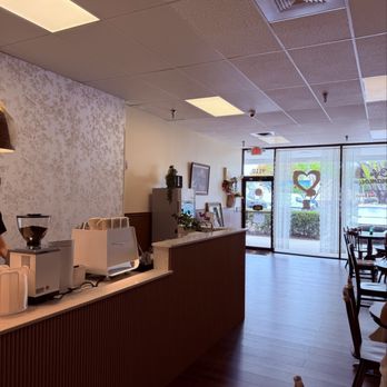 Cafe Cinnamour - Feels like I stepped back in time - Coffee & Tea Near Me - Davie, Florida