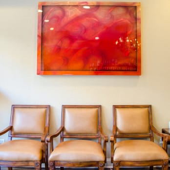 Godo Chiropractic - Waiting Area - Chiropractors Near Me - Chicago, Illinois