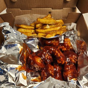 Franco's Pizza - BBQ boneless wings - Pizza Near Me - Buffalo, New York