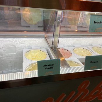 Bourbon Vanilla Ice Cream Co - Bourbon Pecan, Mexican Vanilla, Strawberry Margarita, regular Strawberry, Banana, Chocolate, Mint Oreo, and Chocolate Chip Ice creams - Ice Cream & Frozen Yogurt Near Me - Plano, Texas