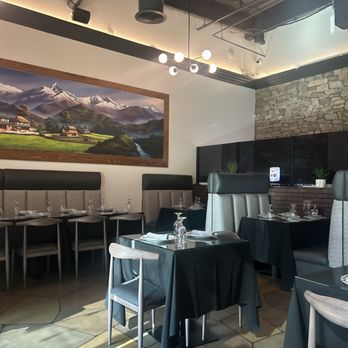 Zen Curry and Grill - Beautiful restaurant and great service from Saurav! - Indian Near Me - Temecula, California
