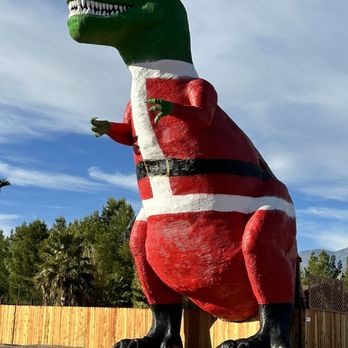 Cabazon Dinosaurs - Museums Near Me - Cabazon, California