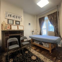 Zhoulin Clinic - Exam room