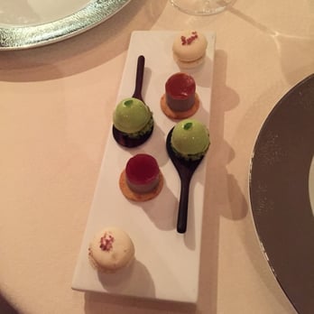 Maison Rostang - Amuse-bouche. - French Near Me - Paris, 75