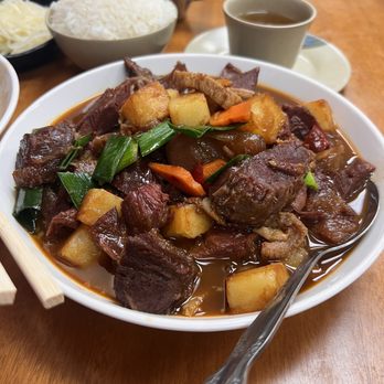 Cindy's Kitchen - Beef combination (it was okay. It lacked seasoning.) - Taiwanese Near Me - Hacienda Heights, California