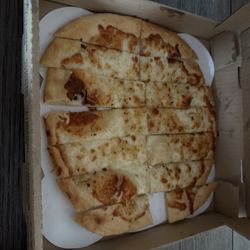 Nik n' Willie's - Cheesy garlic bread