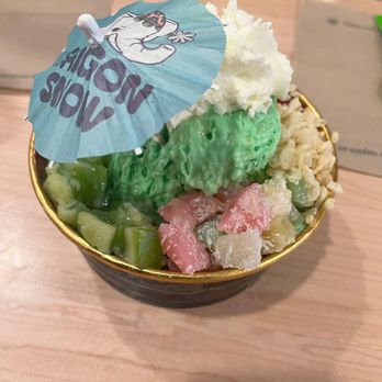 Saigon Snow - Small pandan snow with dragon fruit, strawberries, banh tam khoai mi, banh da lon, rice crispies, topped with whipped cream - Shaved Ice Near Me - Orlando, Florida Saigon Snow - Small pandan snow with dragon fruit, strawberries, banh tam khoai mi, banh da lon, rice crispies, topped with whipped cream - Shaved Ice Near Me - Orlando, Florida