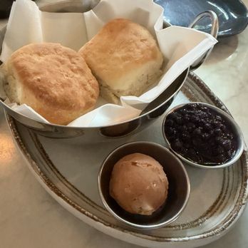 Queen's Room - Basket of Biscuits - Coffee & Tea Near Me - Astoria, New York