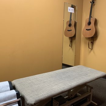Cross Chiropractic Center - Adjustment room 1 - Chiropractors Near Me - Hixson, Tennessee Cross Chiropractic Center - Adjustment room 1 - Chiropractors Near Me - Hixson, Tennessee