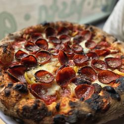 Fiorella - Bee sting special pizza