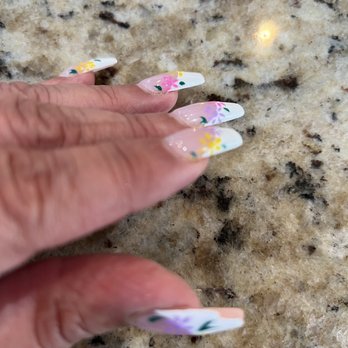 Blooming Nail Bar - Nail polish chipped. - Nail Salons Near Me - Burbank, California