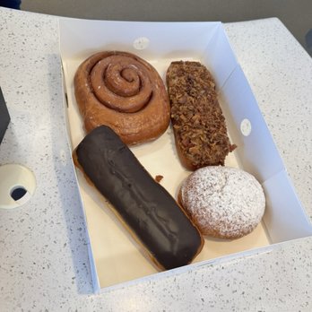 Randy's Donuts - Coffee & Tea Near Me - Clovis, California