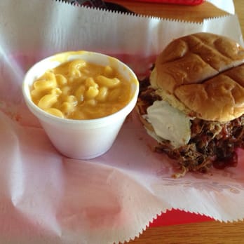 Eli's BBQ - Riverside - Pulled pork sandwich with mac & cheese - Barbeque Near Me - Cincinnati, Ohio Eli's BBQ - Riverside - Pulled pork sandwich with mac & cheese - Barbeque Near Me - Cincinnati, Ohio