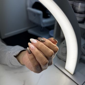 Cozy Nail Corner - Design - Nail Salons Near Me - Chicago, Illinois