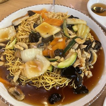 Bund Dumpling House - Pan fried noodles with chicken - Dim Sum Near Me - Astoria, New York
