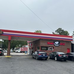 Mom's Grill - Storefront
