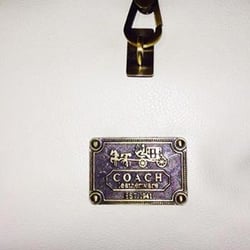 Anna's Attic Consignment Boutique - Boutique Accessories