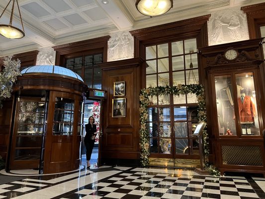 Savoy Grill by null