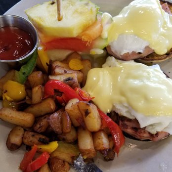 Breakfast Club - Traditional Eggs Benedict - Breakfast & Brunch Near Me - Phoenix, Arizona Breakfast Club - Traditional Eggs Benedict - Breakfast & Brunch Near Me - Phoenix, Arizona