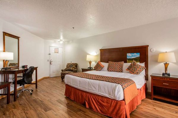 Sandia Peak Inn Old Town ABQ, a Howard Johnson by Wyndham by null