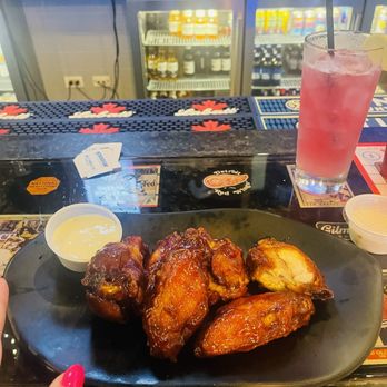 The Barn Hockey Bar - Sports Bars Near Me - Chicago, Illinois