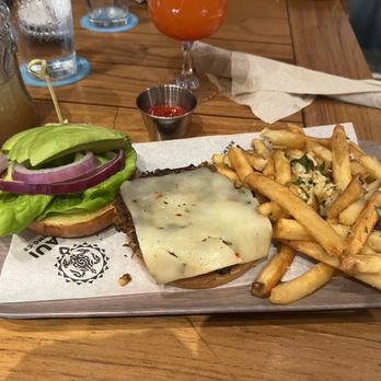 Maui Brewing - Veggie burger - Brewpubs Near Me - Lahaina, Hawaii Maui Brewing - Veggie burger - Brewpubs Near Me - Lahaina, Hawaii