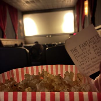 Logan Theatre - Theater 4 - Cinema Near Me - Chicago, Illinois