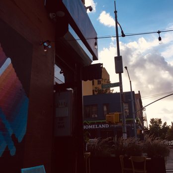 Sally’s - Outdoor patio - Caribbean Near Me - Brooklyn, New York