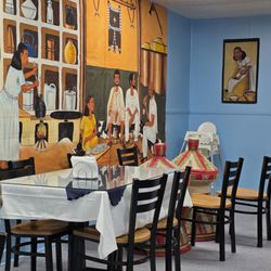 Lete's Injera and Cafe - Lovely interior