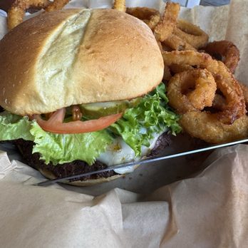 Frank's - Burger and Onion rings - American Near Me - Sparta, Tennessee