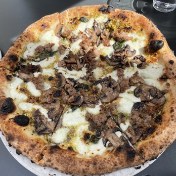 Tutta Bella - Roberto Pizza with mushrooms added - Pizza Near Me - Seattle, Washington Tutta Bella - Roberto Pizza with mushrooms added - Pizza Near Me - Seattle, Washington