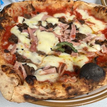 Song E Napule - Prosciutto e Funghi - Pizza Near Me - New York, New York Song E Napule - Prosciutto e Funghi - Pizza Near Me - New York, New York