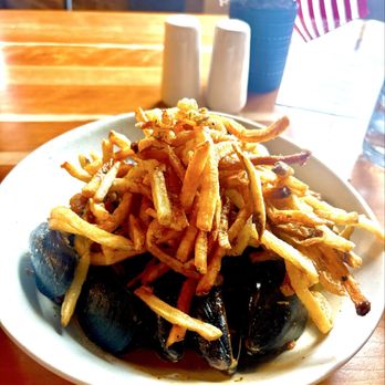 The Herringbone On The Waterfront - Mussels Frites - New American Near Me - Edenton, North Carolina The Herringbone On The Waterfront - Mussels Frites - New American Near Me - Edenton, North Carolina