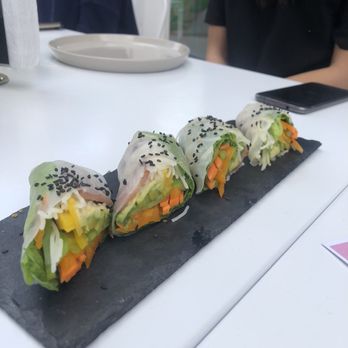 Distrito Aguacate - Salmon and tuna avocado roll - Breakfast & Brunch Near Me - Guadalajara, JAL