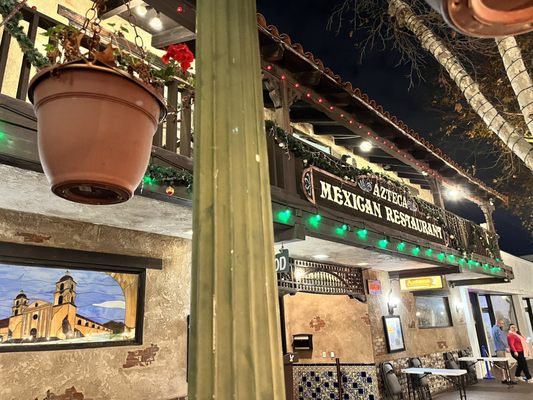 Azteca Restaurant & Lounge by null