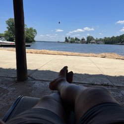 Triple-B RV Park, Lakeside - Covered gathering area with a view