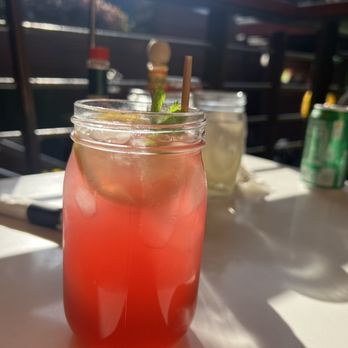 Eggy’s Neighborhood Kitchen - Fresh squeezed lemonade. - Breakfast & Brunch Near Me - Berkeley, California Eggy’s Neighborhood Kitchen - Fresh squeezed lemonade. - Breakfast & Brunch Near Me - Berkeley, California