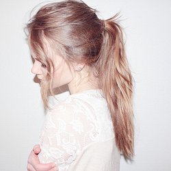 Studio 4 salon - Pony of the week