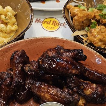 Hard Rock Cafe Manchester - BBQ wings, salmon entrée, shrimps, Mac and cheese - American Near Me - Manchester, XGM