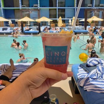 Influence The Pool at The LINQ - Swimming Pools Near Me - Las Vegas, Nevada