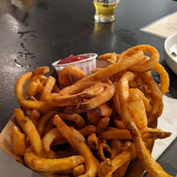 Hold Out Brewing - Brewpubs Near Me - Austin, Texas