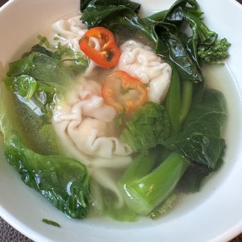 快船廊 - Breakfast buffet. Won ton soup w lettuce, chou sum, jalapeno slices. - International Near Me - Hong Kong, HK