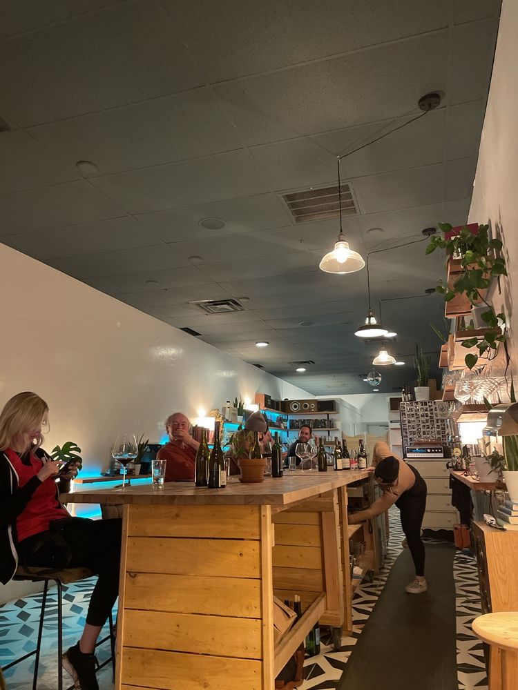 LES BOIS WINES Updated August 2024 813 W Bannock St, Boise, Idaho