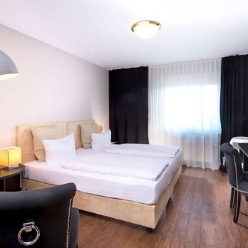 Tryp by Wyndham - Guest room - Hotels Near Me - Bremen, BW