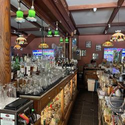 The Saloon at The Jack London Lodge - Bar