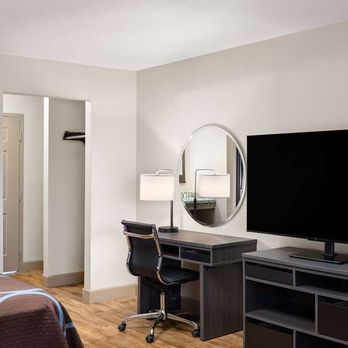 Super 8 by Wyndham Fallon - Guest room - Hotels Near Me - Fallon, Nevada Super 8 by Wyndham Fallon - Guest room - Hotels Near Me - Fallon, Nevada