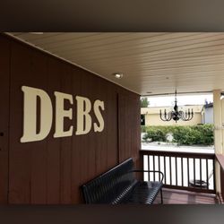 Deb’s Bar - Entrance