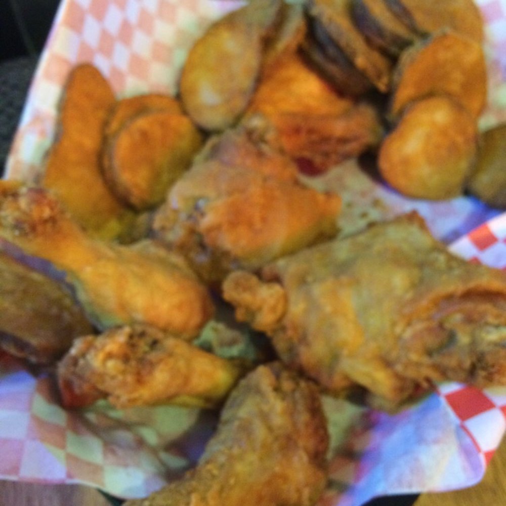 Shakey's Pizza Parlor - Mojo'a and Fried Chicken (very little portions) - Pizza Near Me - Whittier, California Shakey's Pizza Parlor - Mojo'a and Fried Chicken (very little portions) - Pizza Near Me - Whittier, California