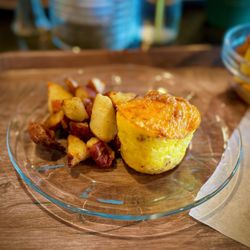 Overleaf Lodge & Spa - Quiche and potatoes at breakfast on day one of our stay! Excellent!